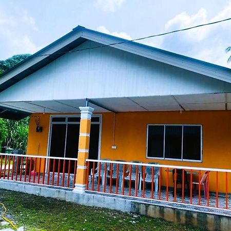 Mukut Coral Chalet Kampong Mukut エクステリア 写真