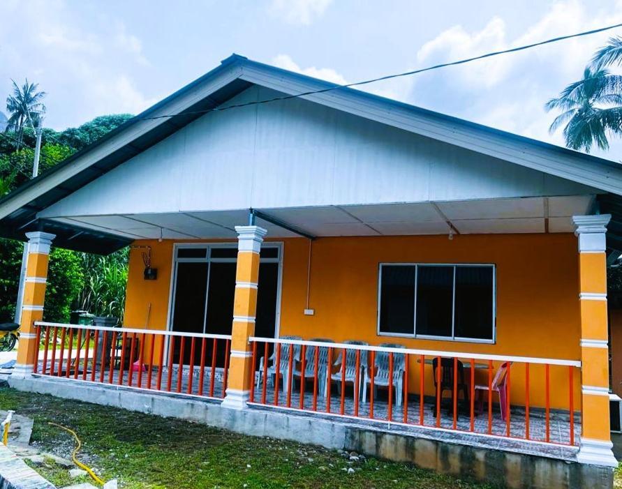 Mukut Coral Chalet Kampong Mukut エクステリア 写真