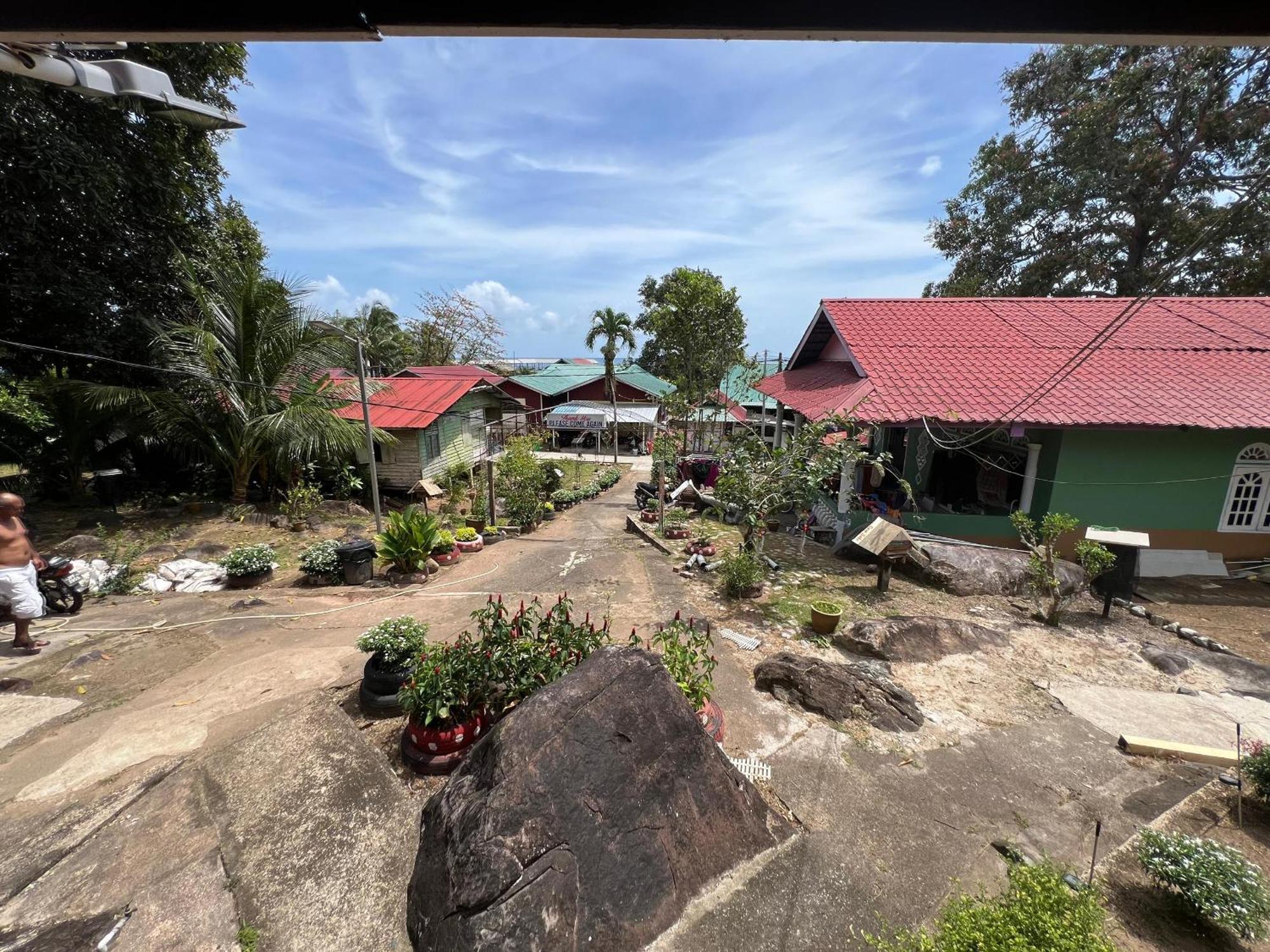 Mukut Coral Chalet Kampong Mukut エクステリア 写真