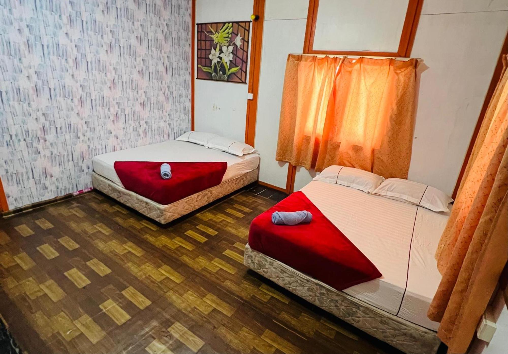 Mukut Coral Chalet Kampong Mukut エクステリア 写真